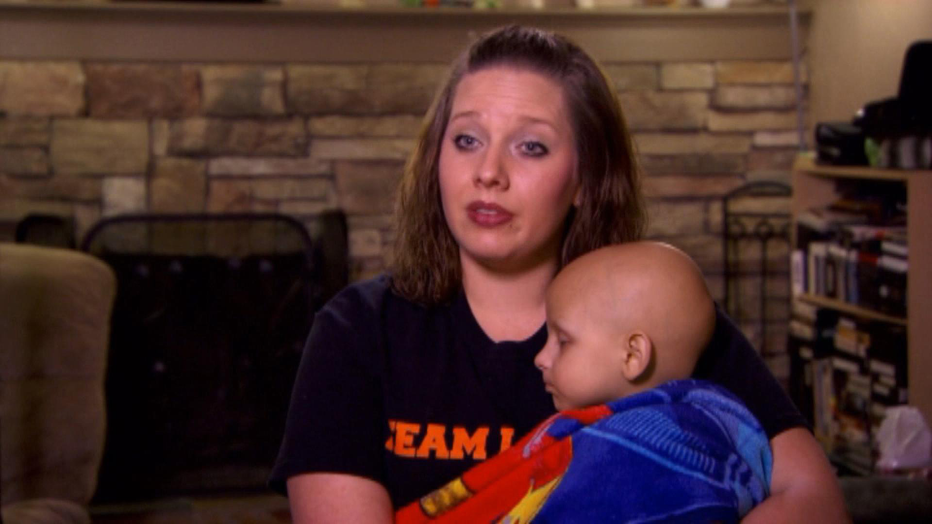 Майка лекува детето си с канабис, отказва химиотерапия